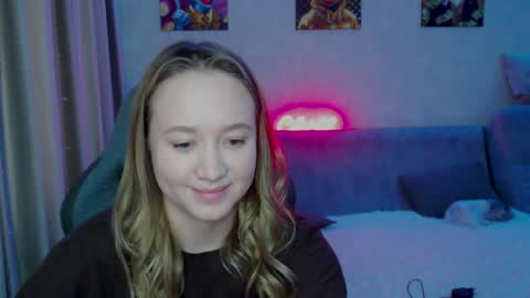 _lalune_ online show from January 2025 06:56:01 AM