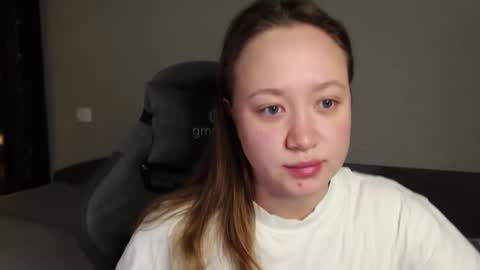 _lalune_ online show from December 2025 03:12:03 AM