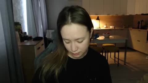 _lalune_ online show from February 2026 10:09:02 AM