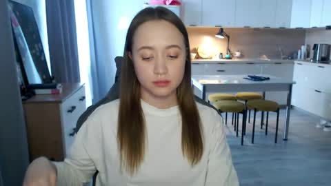 _lalune_ online show from April 2026 12:49:01 PM