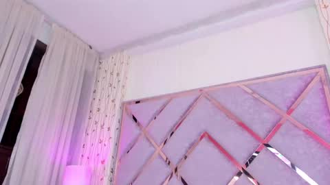 Lanna  online show from February 2025 05:04:02 PM