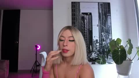 Agatha Arias IG  lapetitemort 1 online show from November 2025 06:40:02 PM