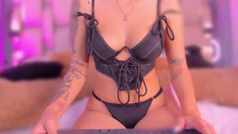     online show from November 2025 07:45:01 PM