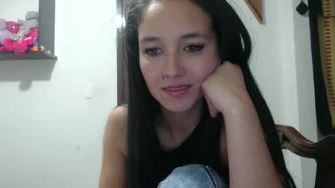 Lauren 3 online show from November 2025 07:00:02 AM