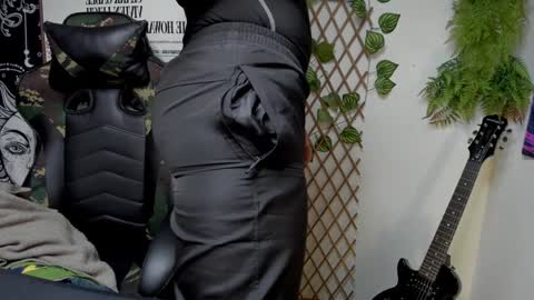 Layne online show from January 2025 10:38:01 PM