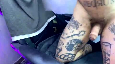 Layne online show from October 2025 07:52:02 AM