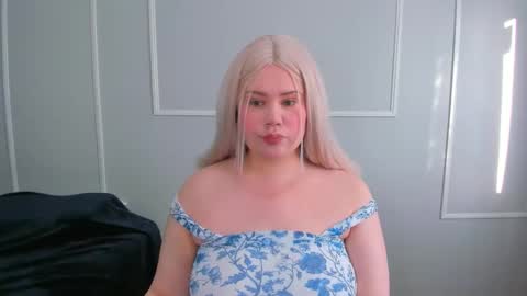 leana online show from December 2025 02:14:02 PM