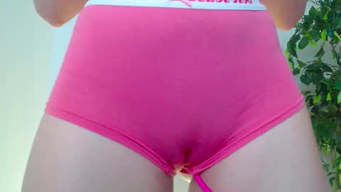 Snapshot of _little_misss chatting on October 2025 09:28:02 AM Mila online show from October 2025 09:28:02 AM