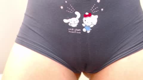 Snapshot of _little_misss chatting on November 2025 07:19:02 AM Mila online show from November 2025 07:19:02 AM