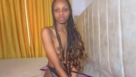 Littlevenus online show from November 2025 11:43:02 AM