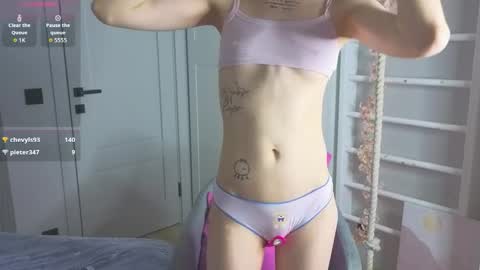 Emma online show from November 2025 05:28:02 AM