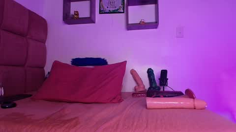 Lorrayne online show from January 2025 02:56:02 PM