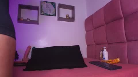 Lorrayne online show from February 2025 11:55:01 AM