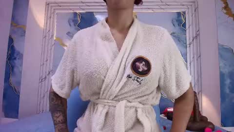 Lorrayne online show from September 2025 12:08:02 PM