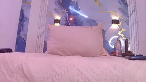 Lorrayne online show from September 2025 12:32:01 PM