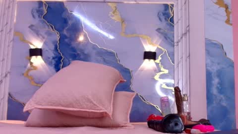 Lorrayne online show from October 2025 12:12:02 PM