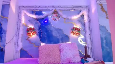 Lorrayne online show from December 2025 12:03:02 PM