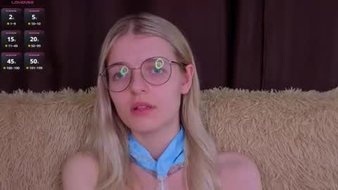 Monica online show from November 2025 08:30:01 PM