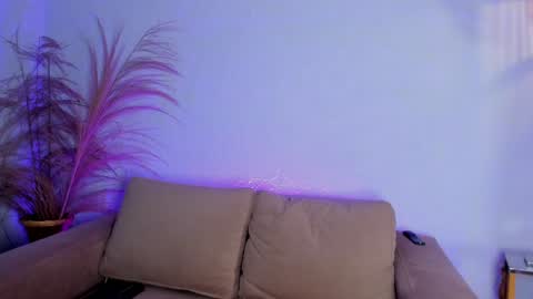  Luna  online show from December 2024 08:14:02 PM