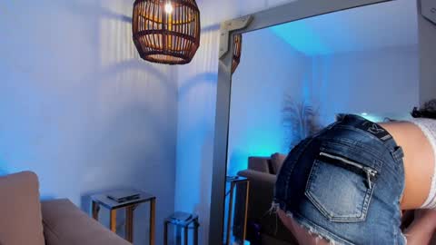  Luna  online show from January 2025 03:39:01 PM