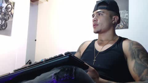 Snapshot of _luxury_23 chatting on April 2026 06:18:01 AM STIVEN online show from April 2026 06:18:01 AM