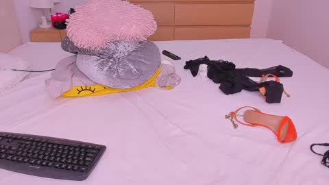 Lynna online show from December 2024 01:29:01 AM