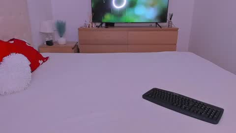 Lynna online show from January 2025 10:49:02 PM