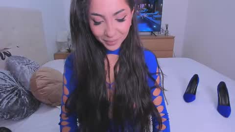 Lynna online show from December 2025 10:04:02 PM