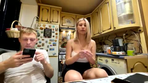 Snapshot of _magic_kis chatting on April 2026 04:04:01 PM _magic_kis online show from April 2026 04:04:01 PM