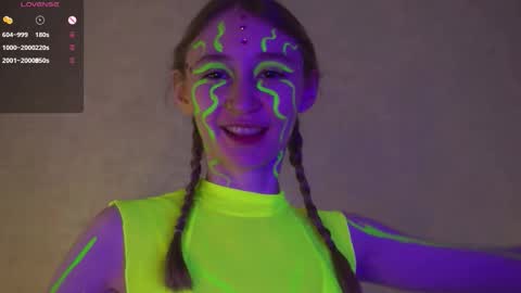  Gwen  online show from October 2025 03:49:01 AM