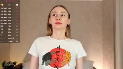  Gwen  online show from October 2025 02:47:02 AM