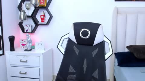 _matthew_santos_ online show from February 2025 03:35:01 AM