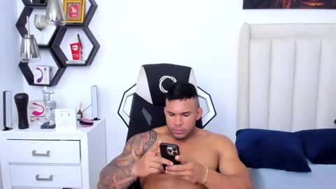 _matthew_santos_ online show from March 2025 04:19:01 AM