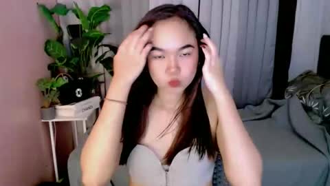 Snapshot of _maureen_ chatting on January 2026 11:45:02 AM _maureen_ online show from January 2026 11:45:02 AM