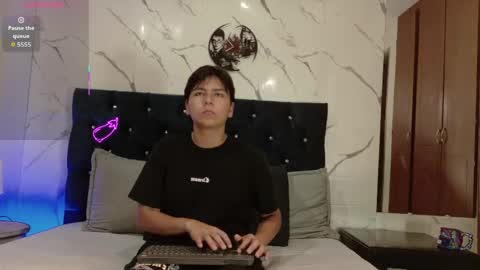 Snapshot of _maximo_1 chatting on May 2026 11:17:01 AM _maximo_1 online show from May 2026 11:17:01 AM