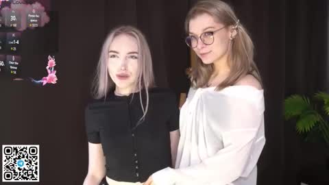 Elva and Kate  online show from September 2025 07:41:01 AM