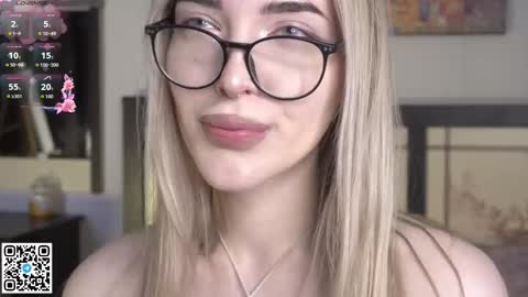 Elva and Kate  online show from September 2025 08:20:02 AM