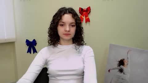 Susie online show from February 2025 06:49:02 AM