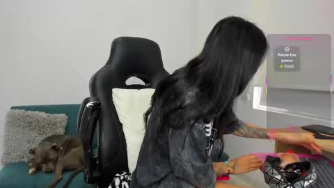 Snapshot of _megganjobs chatting on October 2025 02:04:01 PM Juli online show from October 2025 02:04:01 PM