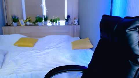 _mi_amore online show from October 2025 07:07:02 AM