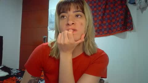 Mia-foster online show from April 2026 10:44:01 PM