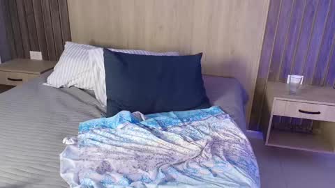 _miamiller_ online show from February 2025 11:37:02 PM