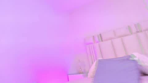 Mia  online show from February 2026 11:55:01 AM