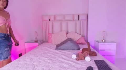 Mia  online show from July 2026 11:57:02 AM
