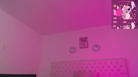 Paula online show from September 2025 11:43:01 AM