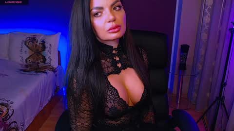 Milani online show from February 2025 10:53:02 PM