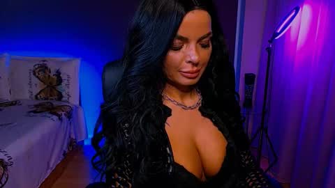 Milani online show from November 2025 07:21:01 PM