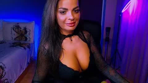 Snapshot of _milani_ chatting on June 2026 05:04:02 PM Milani online show from June 2026 05:04:02 PM