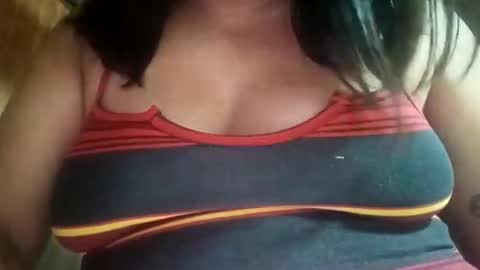 Snapshot of _milkytitsmomxx_ chatting on March 2026 05:34:02 PM _milkytitsmomxx_ online show from March 2026 05:34:02 PM