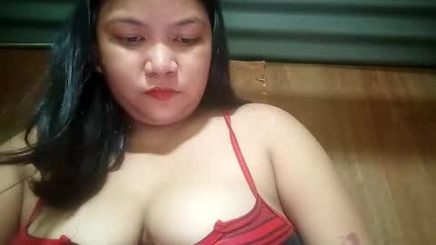 Snapshot of _milkytitsmomxx_ chatting on May 2026 05:30:02 PM _milkytitsmomxx_ online show from May 2026 05:30:02 PM